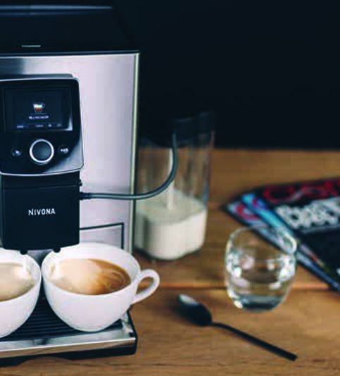 Nivona 8 Serie vollautomaat met 2 kopjes koffie