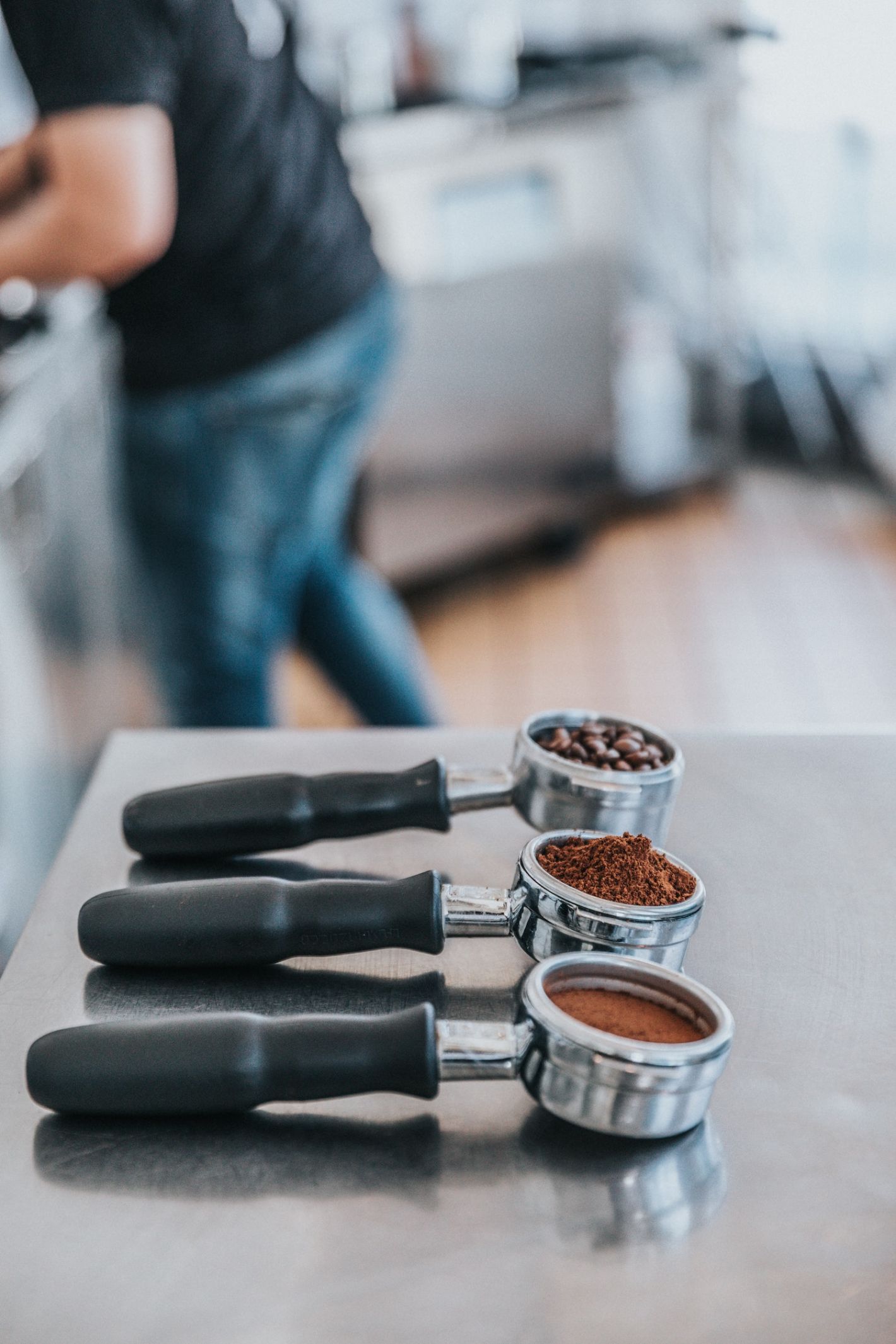drie pistons koffiebonen heel en gemalen