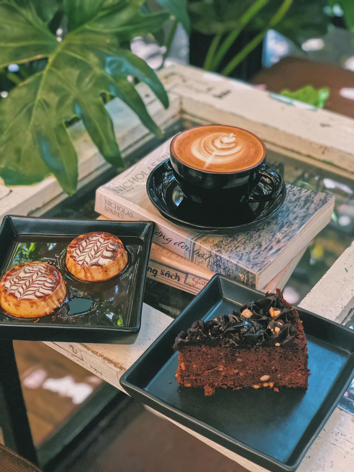 maybe-blue-cafe-dalat-cappuccino-cake