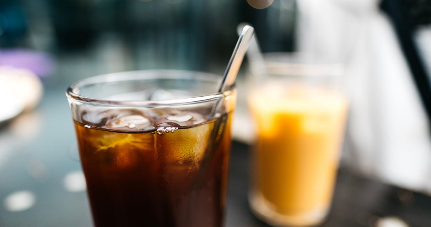 coldbrew koffie glas tafel